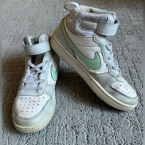 Nike Kids court borough mid Sneakers in Gray and Mint size 2 youth